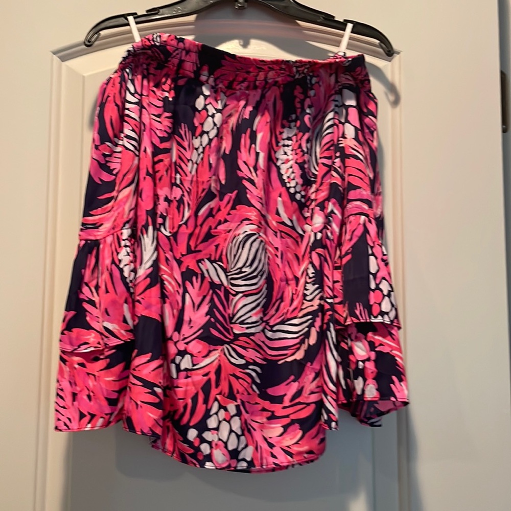 Lilly Pulitzer blouse in excellent condition only worn couple times